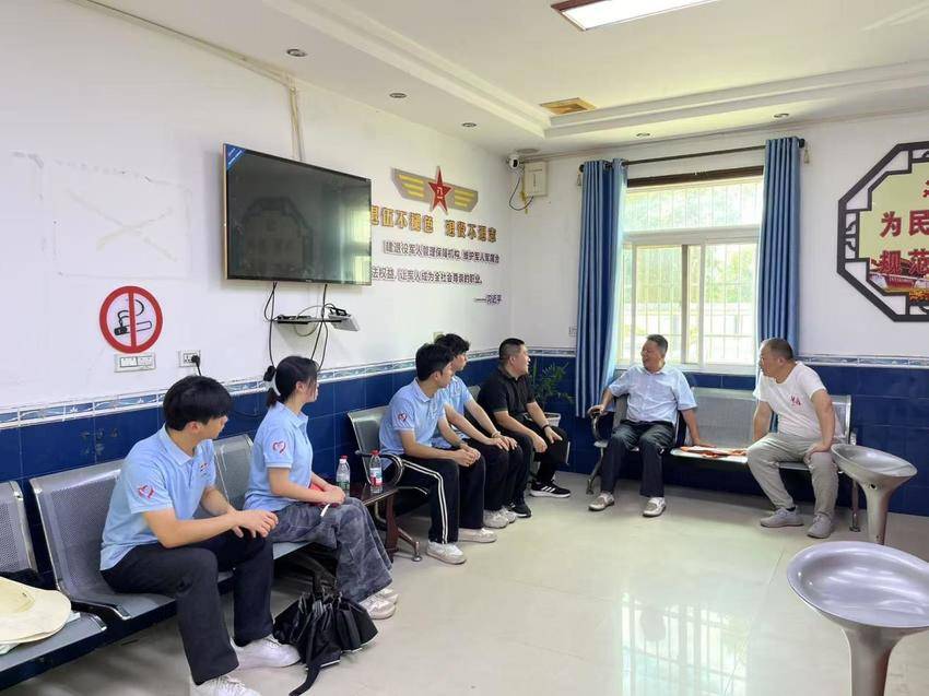 从课堂到田野:走访乡间寻路径,产业调研助振兴.docx 从课堂到田野:走访乡间寻路径,产业调研助振兴.docx